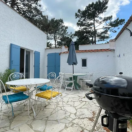 Holiday home 4 Pieces A La Palmyre, Proche Mer Et Commerces, Patio, Barbecue, Animaux Admis, Parking Inclus - Fr-1-705-40 *