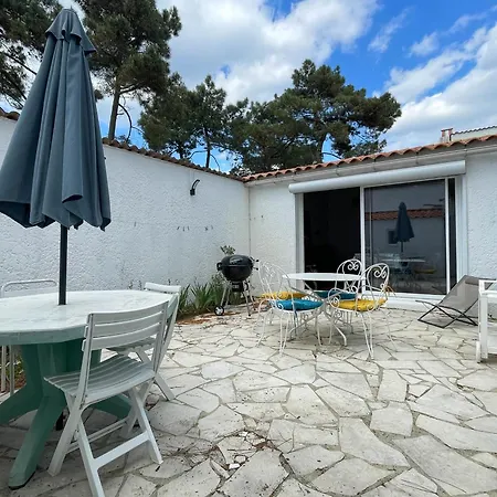 4 Pieces A La Palmyre, Proche Mer Et Commerces, Patio, Barbecue, Animaux Admis, Parking Inclus - Fr-1-705-40 Holiday home Les Mathes